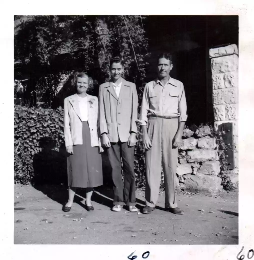 Mr & Mrs. J.A. Glover & son- Vilonia, Ark. (60)